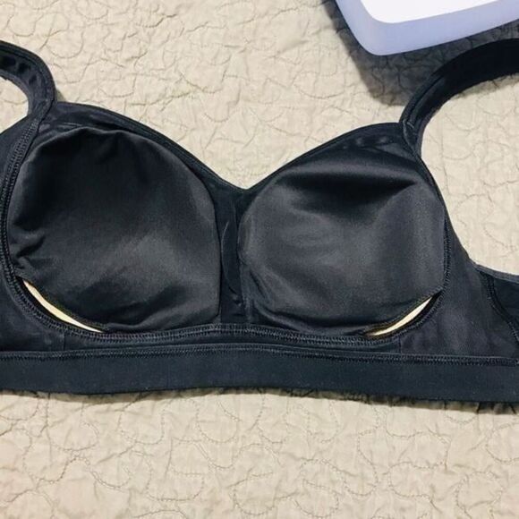 Lululemon black sports bra size 34D….S48￼ - Picture 3 of 8